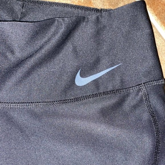 Nike Dri-fit black cropped leggings - XS - Picture 5 of 6